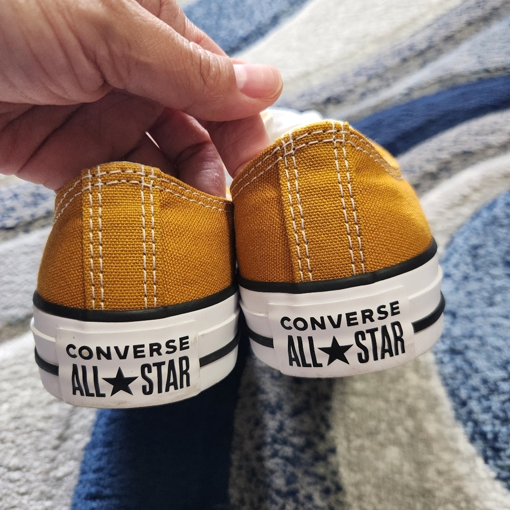 Converse - Picture 3 of 6